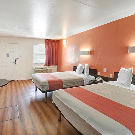 Motel 6-Dallas, Tx - Forest Lane Экстерьер фото